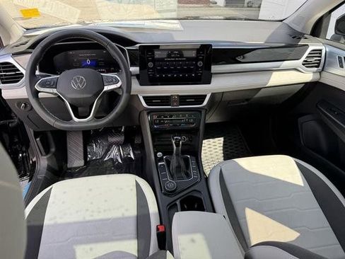 New 2025 Volkswagen Taos SE image 14