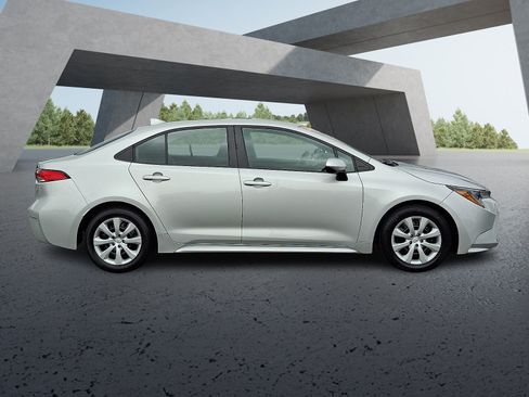 Used 2024 Toyota Corolla LE FWD image 7
