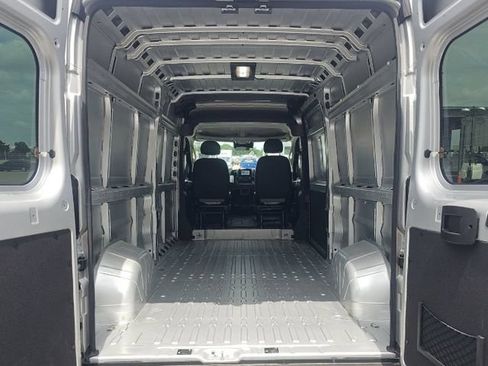 Used 2025 RAM ProMaster 2500 w/ Convenience Group FWD image 4