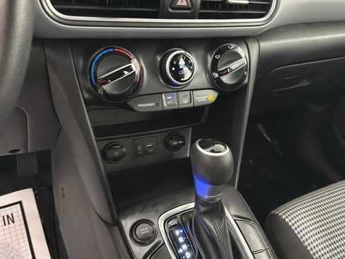 Used 2019 Hyundai Kona SE FWD image 21
