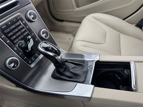 Used 2015 Volvo S60 T5 Premier image 28