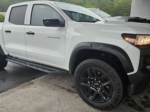 Used 2024 Chevrolet Colorado Trail Boss w/ Technology Package AWD/4WD image 1
