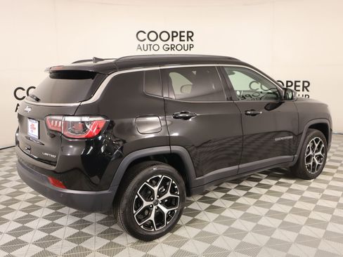 Used 2025 Jeep Compass Limited image 19