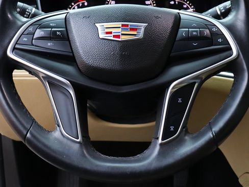 Used 2017 Cadillac XT5 FWD image 56