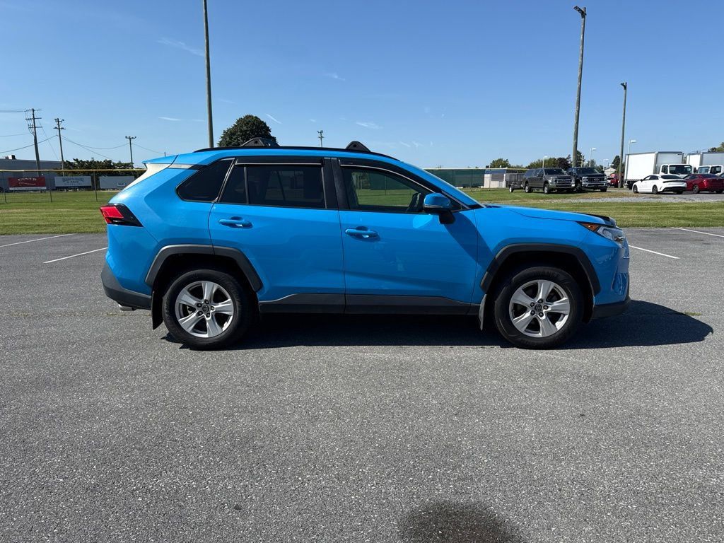 Used 2019 Toyota RAV4 XLE w/ Convenience Package AWD/4WD image 4