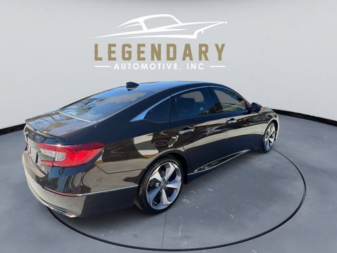 Used 2018 Honda Accord Touring image 6