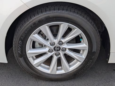 Used 2024 Toyota Corolla SE image 13