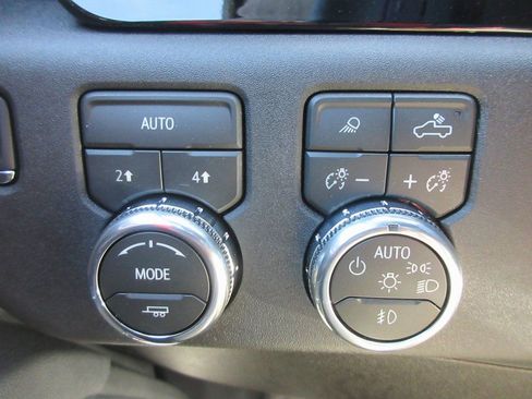 New 2026 GMC Sierra 1500 Elevation w/ Elevation Premium Package AWD/4WD image 17