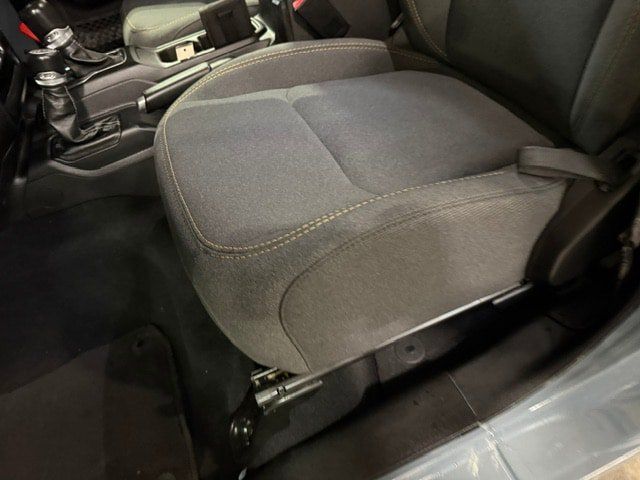 Used 2025 Jeep Wrangler Unlimited Sport w/ Convenience Group AWD/4WD image 31