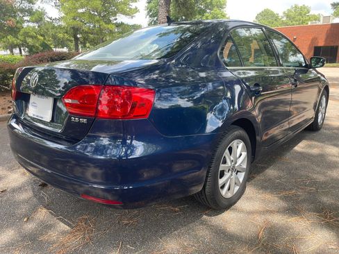 Used 2013 Volkswagen Jetta SE FWD image 4