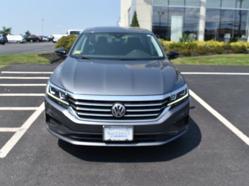 Used 2022 Volkswagen Passat 2.0T FWD image 6