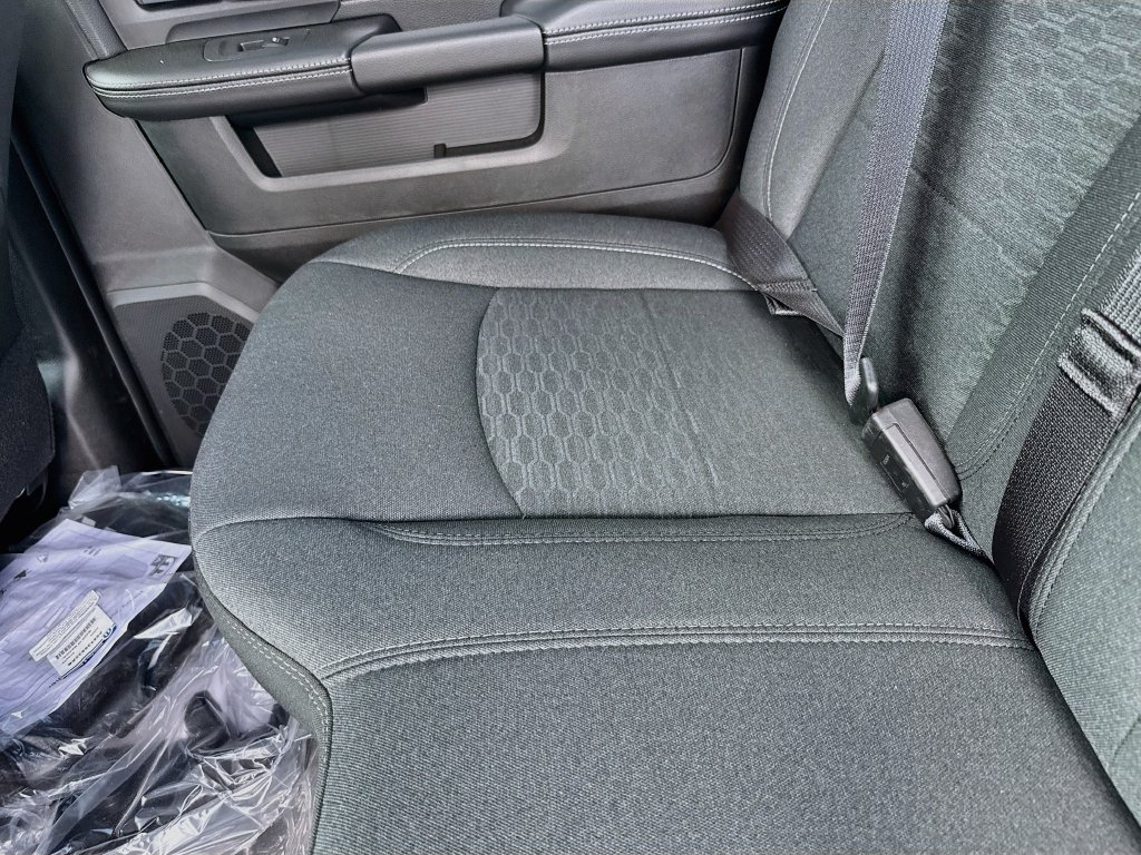 New 2026 RAM 3500 Big Horn AWD/4WD image 25