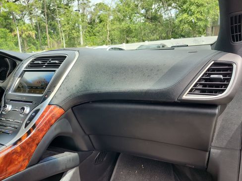 Used 2018 Lincoln MKX Reserve w/ Lincoln MKX Climate Package FWD image 21