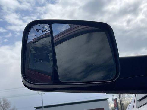 Used 2022 RAM 1500 Big Horn AWD/4WD image 18