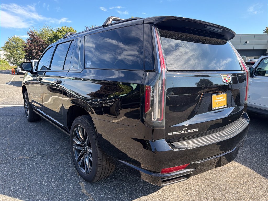 Used 2022 Cadillac Escalade ESV Sport w/ Touring Package AWD/4WD image 5