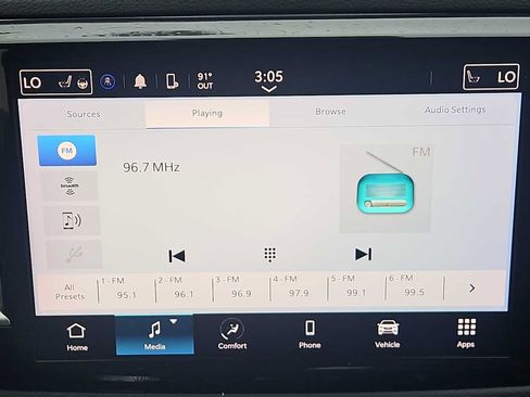 Used 2023 Chrysler Pacifica Touring-L FWD image 12