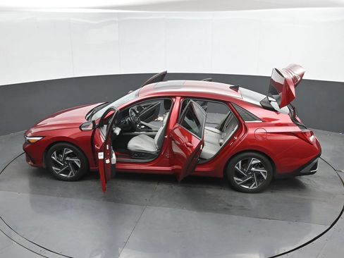 Used 2024 Hyundai Elantra Limited FWD image 51
