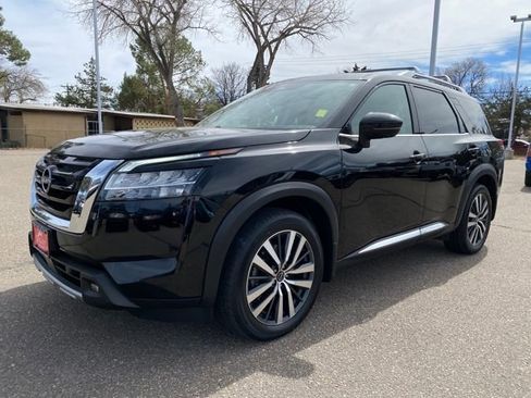 Certified 2022 Nissan Pathfinder Platinum image 9