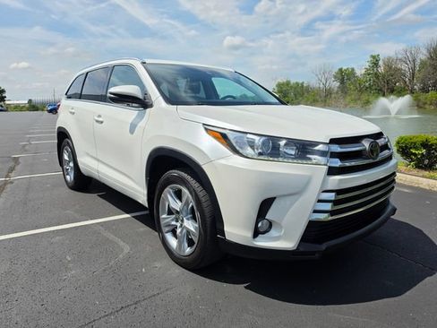 Used 2018 Toyota Highlander Limited AWD/4WD image 16