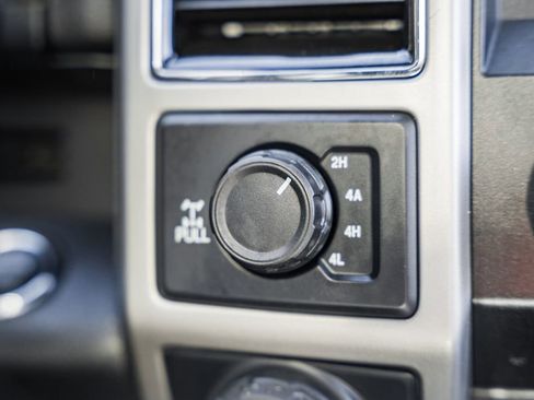 Used 2019 Ford F150 Lariat w/ Equipment Group 502A Luxury image 32