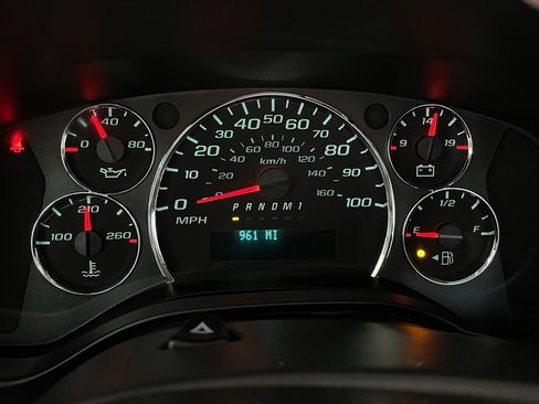 Used 2018 Chevrolet Express 2500 Extended w/ Communications Package image 31