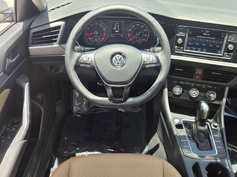Used 2020 Volkswagen Jetta SE w/ SE Cold Weather Package FWD image 8