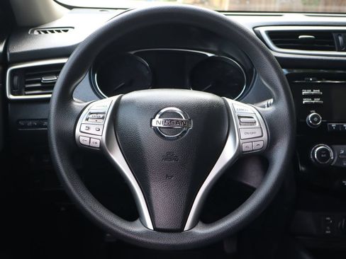 Used 2016 Nissan Rogue S AWD/4WD image 18