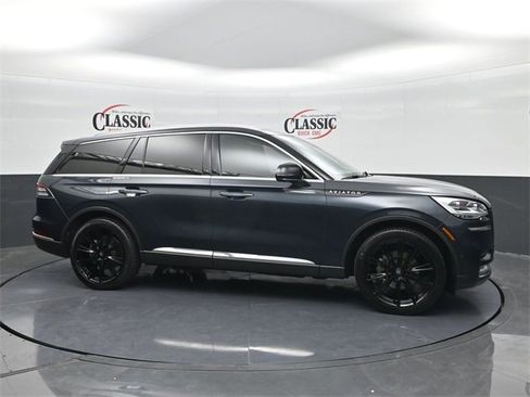Used 2022 Lincoln Aviator Reserve w/ Equipment Group 201A image 6