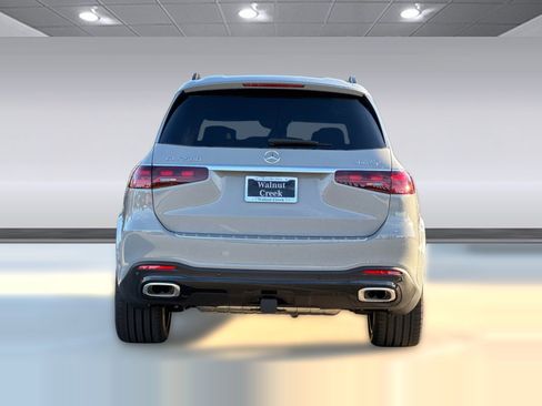 New 2026 Mercedes-Benz GLS 580 4MATIC image 9