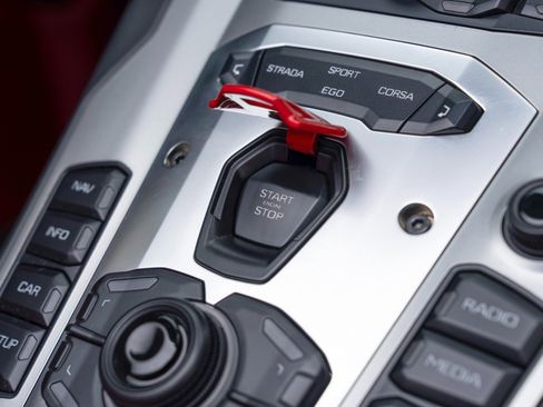 Used 2018 Lamborghini Aventador S AWD/4WD image 68
