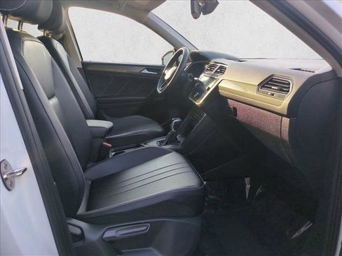Used 2023 Volkswagen Tiguan SE image 22