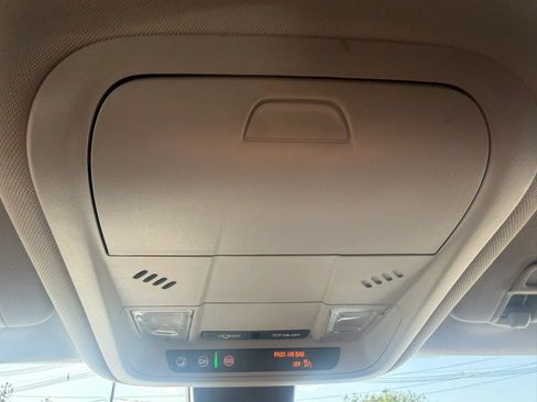 Used 2023 GMC Terrain SLE FWD image 23
