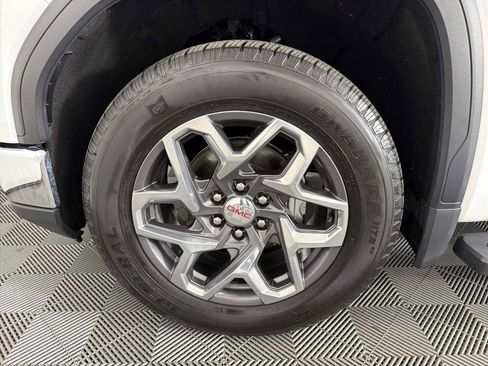 Used 2023 GMC Sierra 1500 SLT w/ SLT Premium Package image 9
