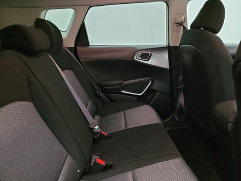 Used 2025 Kia Soul LX image 19