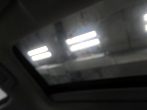 Used 2017 Toyota Avalon Limited image 37