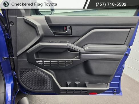 Used 2025 Toyota Tacoma SR5 AWD/4WD image 28