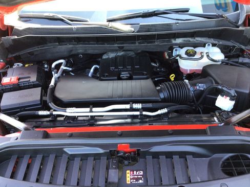 Used 2024 Chevrolet Silverado 1500 LT AWD/4WD image 39