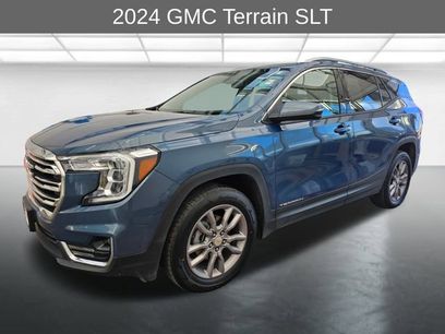 Used 2024 GMC Terrain SLT