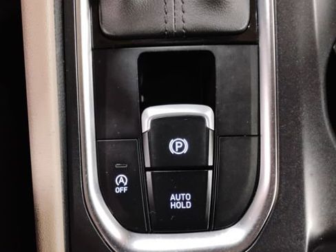 Used 2020 Hyundai Santa Fe SE image 33