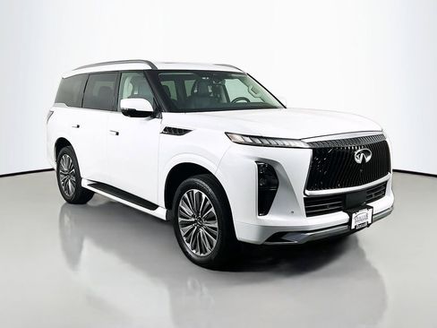 Used 2025 INFINITI QX80 Sensory AWD/4WD image 3