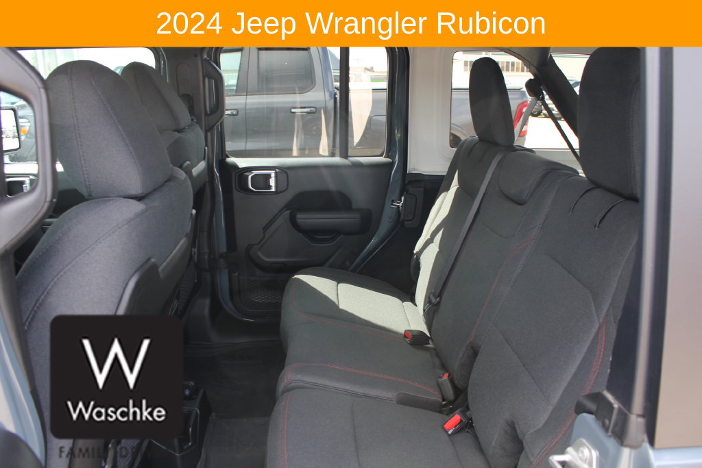 Used 2024 Jeep Wrangler Unlimited Rubicon w/ Convenience Group AWD/4WD image 17