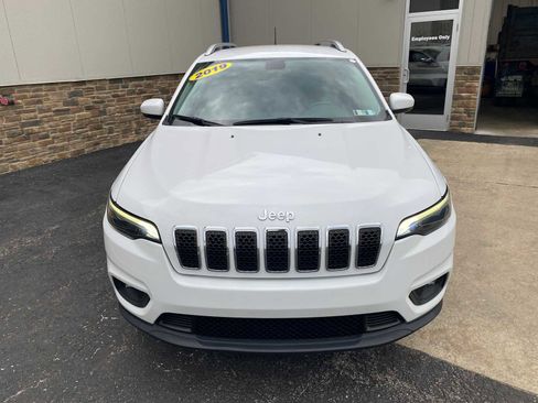 Used 2019 Jeep Cherokee Latitude Plus w/ Cold Weather Group AWD/4WD image 11
