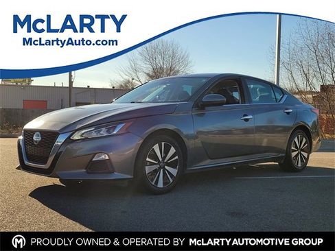 Used 2021 Nissan Altima 2.5 SV image 1