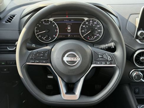Used 2025 Nissan Sentra SV FWD image 14