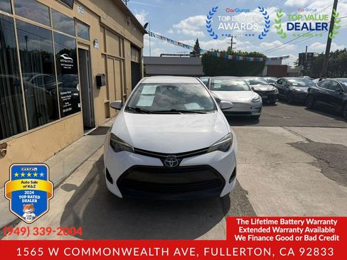 Used 2017 Toyota Corolla LE w/ Carpet Mat Package (TMS) FWD image 8