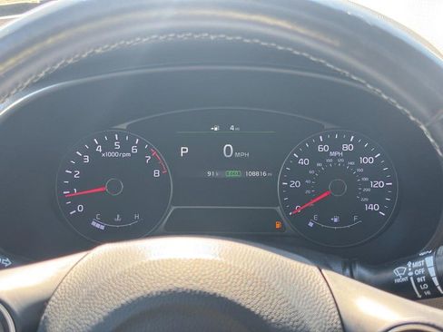 Used 2017 Kia Soul + w/ Primo Package FWD image 17