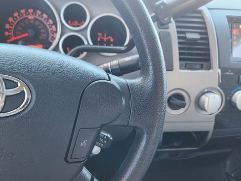 Used 2013 Toyota Tundra 4x4 CrewMax image 17