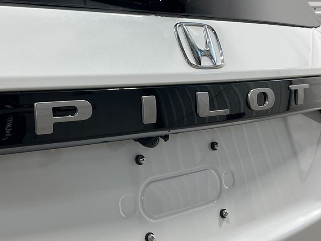 New 2026 Honda Pilot Touring image 7
