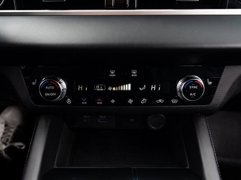 Used 2025 Mitsubishi Outlander SEL Black Edition image 16