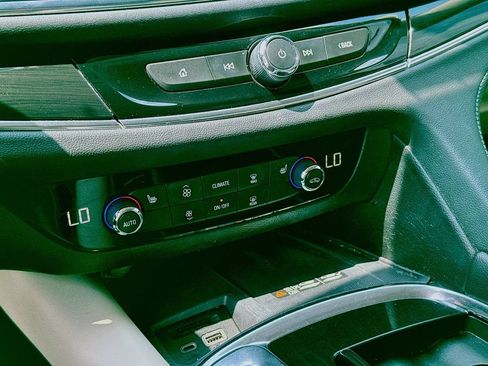 Used 2023 Buick Enclave Essence w/ Experience Buick Package FWD image 20